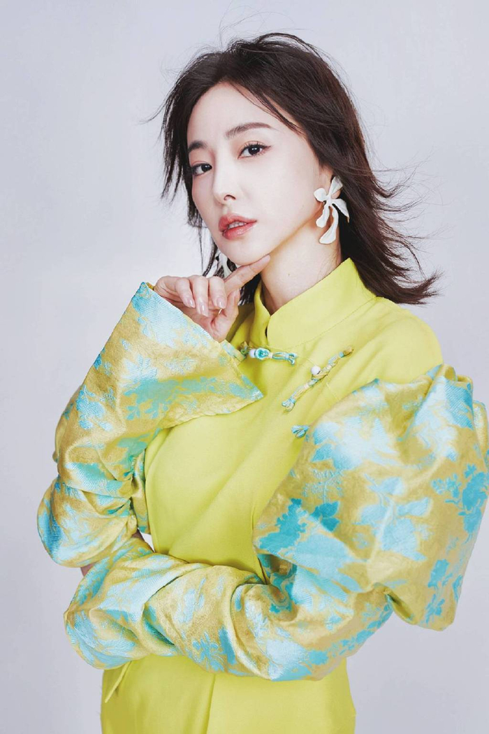 《演员林静出席中国时装周 新中式 多巴胺穿搭超级时髦》|林静|多巴胺