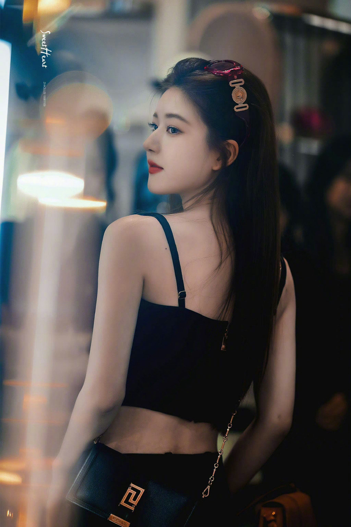 论赵露思去一趟米兰能诞生多少神图