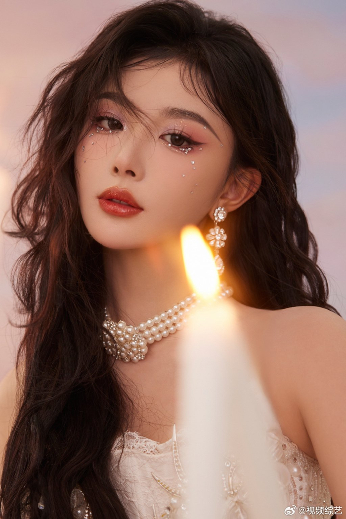 孔雪儿碎钻眼妆