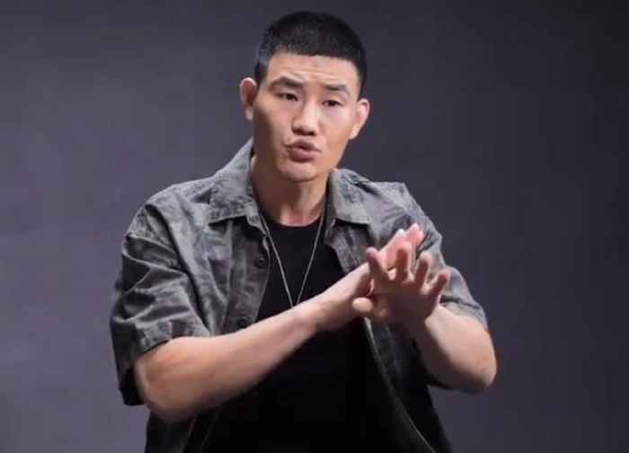 作品都上热门了,直播间愣是没人,嘎子谢孟伟怒了:不卖了行吧!