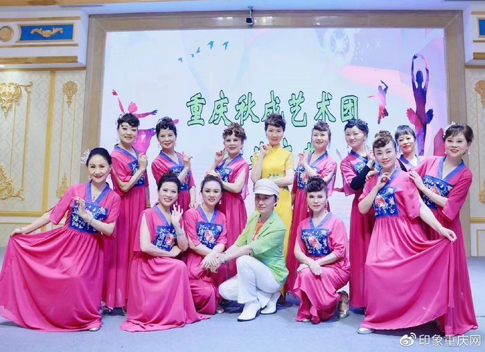 李秋成:从企业老板到反串明星,让70岁活成30岁不是梦想