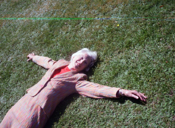 74岁"不老女神"王薇薇最新素颜照长这样|伊娃|王薇薇|素颜_新浪新闻