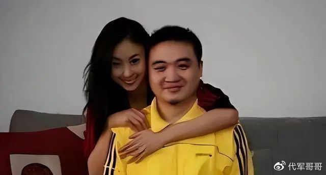 车模兽兽:被杨迪捧红又毁掉,嫁给老外生一子,如今36岁过得怎样?|翟凌|模特|前男友|轻工业|大连_新浪娱乐_新浪新闻