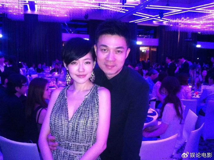 许雅均和多位辣妹泡夜店又被拍聚餐完换两店小s经纪人不回应