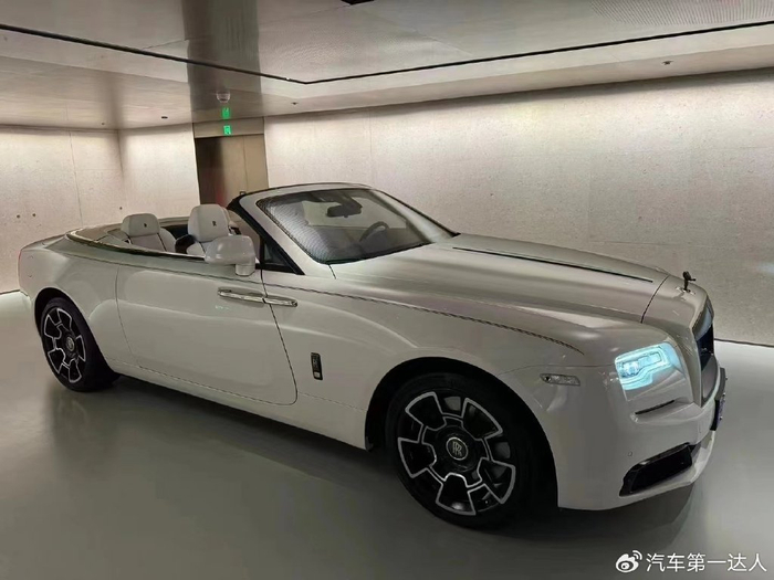 停产车型,精美敞篷跑车,劳斯莱斯曜影bb熊猫版|劳斯莱斯|熊猫|曜影