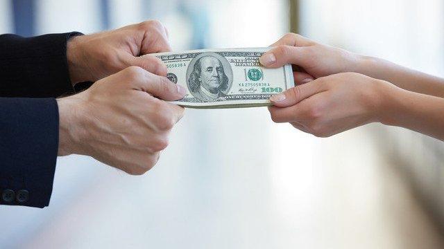 男子借给朋友5万元，历经5年讨债路，终于把朋友变仇人