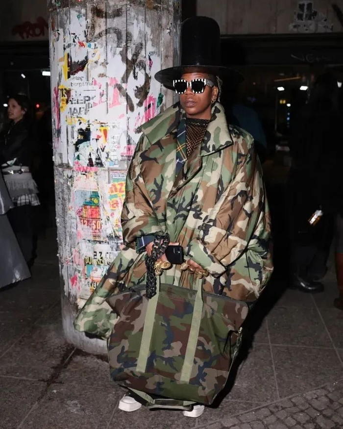 搭一间教室班里都穿马吉拉白柏林时装周越来越好看了