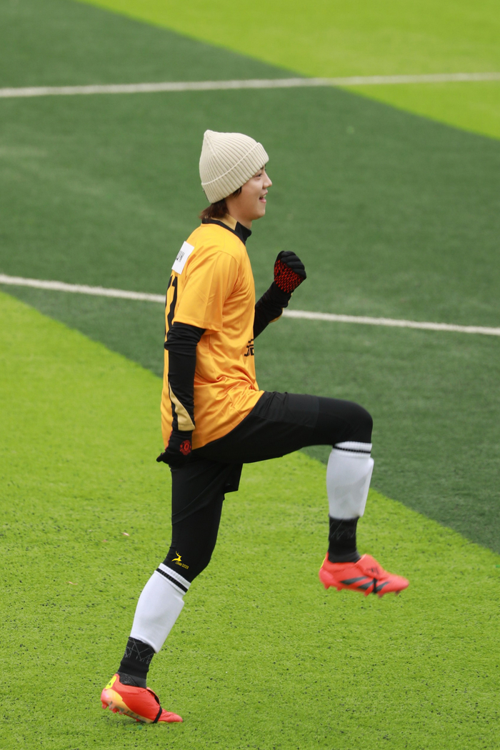 鹿晗贵州球赛路透谁又能看到鹿晗踢足球了我真酸了