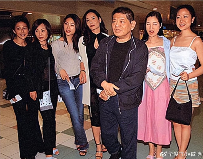 他年赚56亿花20亿泡妞,家中养百位美女,晚年却给儿子留26亿巨债|陈宝莲|黄任中|美女_新浪新闻