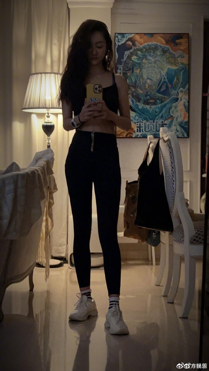 杨蓉晒健身照秀身材 42岁身材线条优美比例优越状态超好|杨蓉|身材