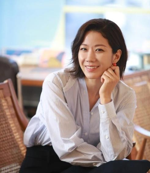 演员全慧珍,被绊倒脸部摔伤,晒出受伤照片,韩网友留言安慰