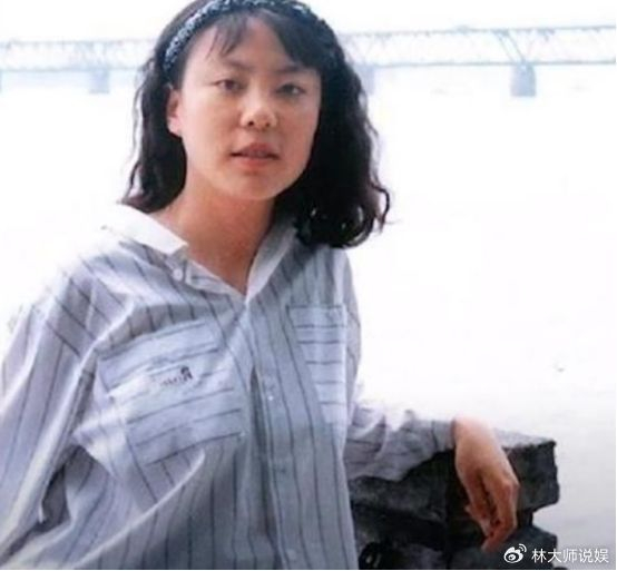 清华铊中毒朱令去世！残疾失智30年姐姐也离世，父亲发声太心酸