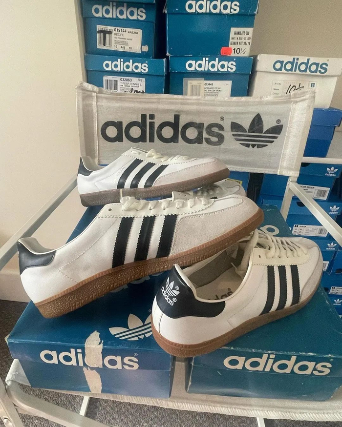 反正 adidas blue box 创意又赢麻了|adidas|陈冠希_新浪新闻