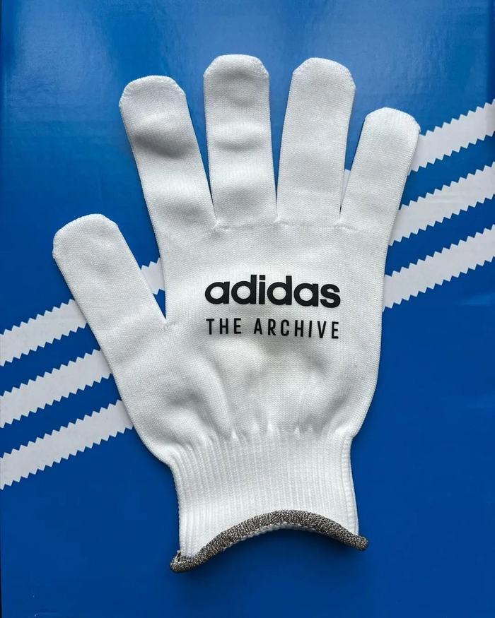 反正 adidas blue box 创意又赢麻了|adidas|陈冠希_新浪新闻