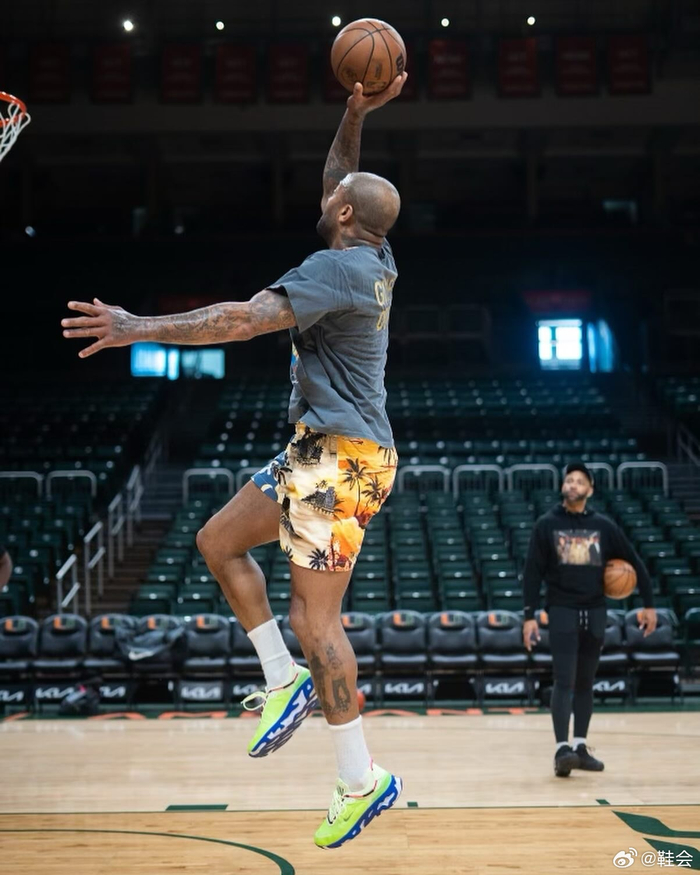 pjtucker塔克和儿子一起训练