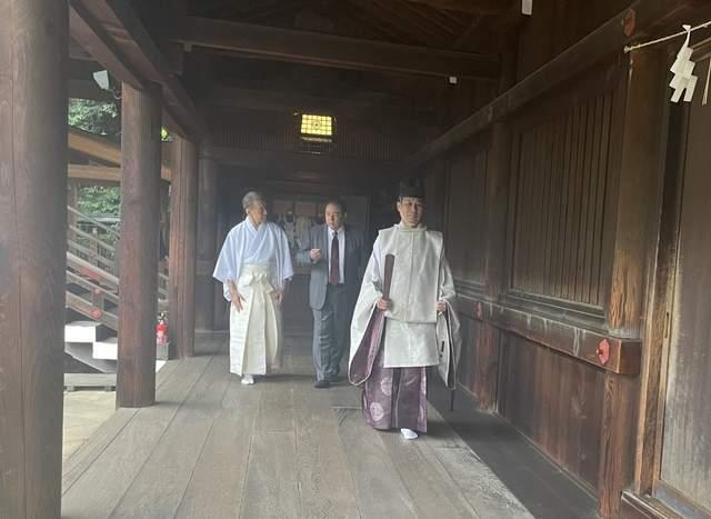 羽生结弦参拜靖国神社图片