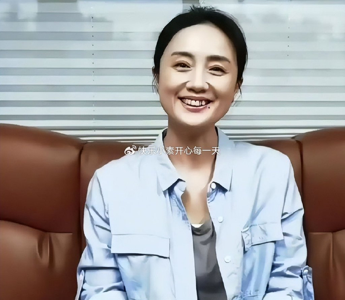 刘敏涛含泪奔赴朱媛媛告别仪式，双手合十难过到眼含热泪__财经头条