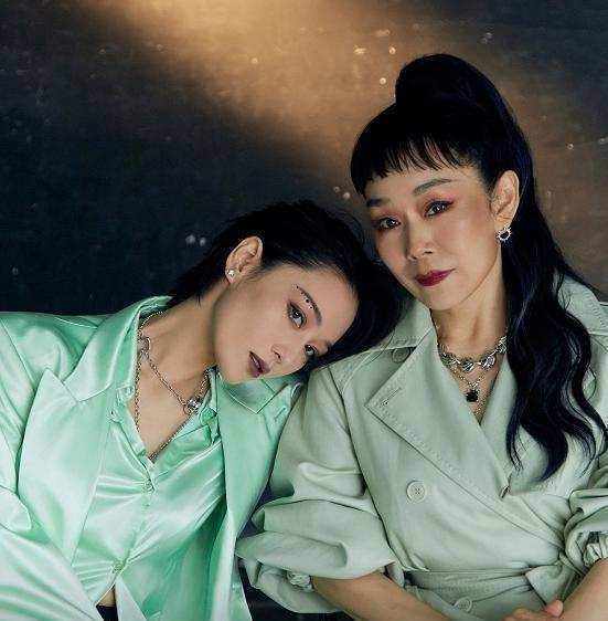 刘芸晒妈妈美照却遭网友辱骂!母亲节晒照感恩妈妈的女星还有谁?