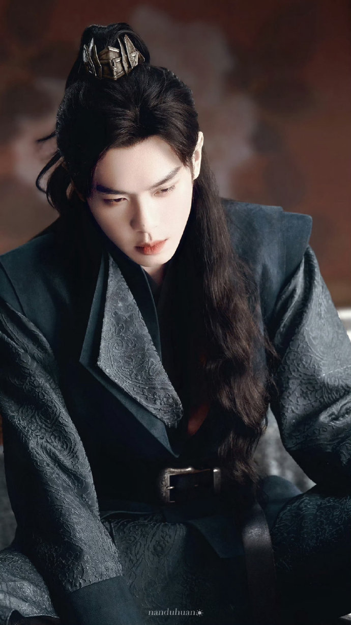 小范大人多好看叶轻眉得多漂亮!