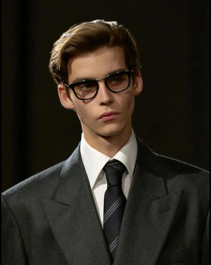 这几天全球爆红的男模,是 ysl 冲击「50 亿欧元」的关键|ysl|圣罗兰