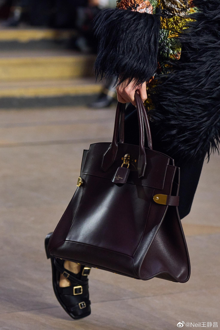 louis vuitton 2022秋冬系列的包包,有你喜欢的吗?__财经头条