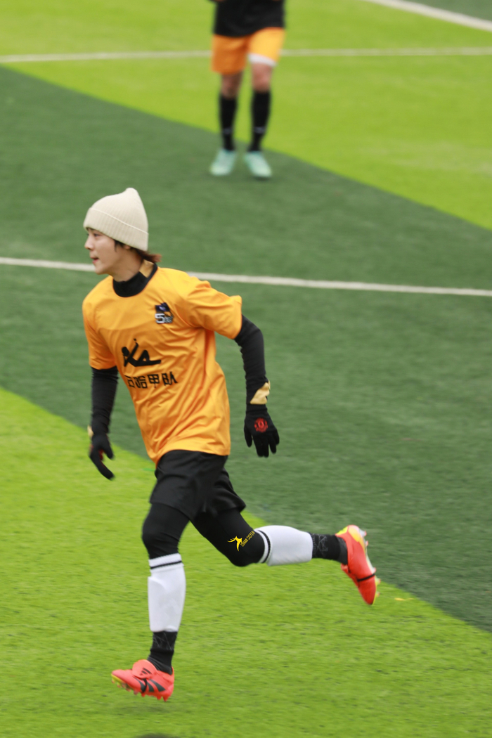鹿晗贵州球赛路透谁又能看到鹿晗踢足球了我真酸了