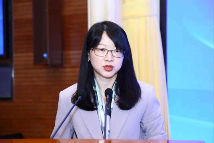 新公司法颁布座谈会在京顺利召开