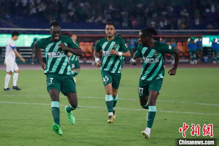 中超联赛接近半程 浙江"独苗"在逆境中前行