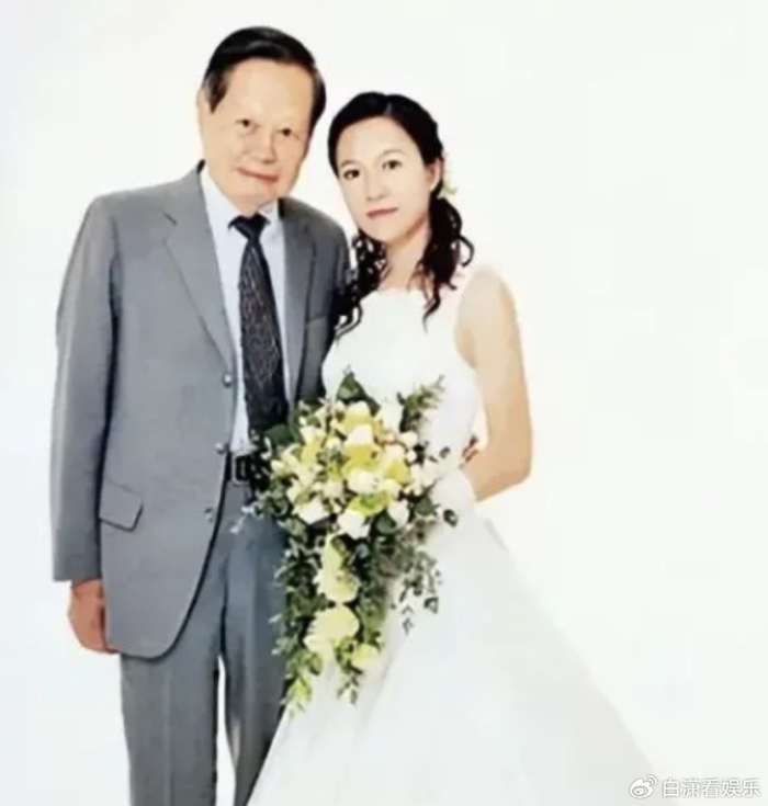 事实证明,嫁给大54岁杨振宁的"糊涂人"翁帆,才是真正的赢家