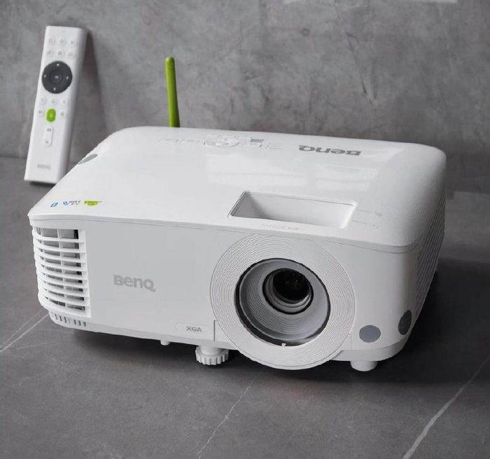 老品牌再出新品!明基e系列高亮办公投影仪e545打造高效会议体验