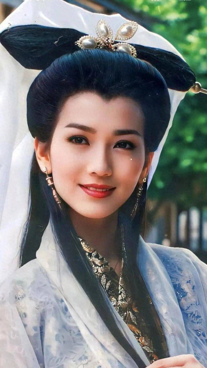 为什么那么多人喜欢叶童和赵雅芝主演的《新白娘子传奇》?