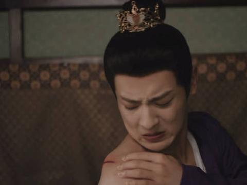 白澍代露娃你俩就是天选乐子人，怎么擦个药都这么好笑啊，脑子里都装的什么