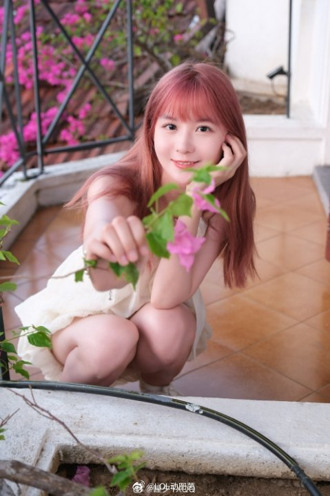 男朋友视角?解说瞳夕晒美照:五月的最后一天 下雨9715