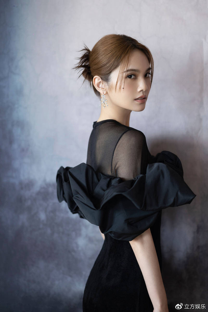 杨丞琳着黑色长裙勾勒曼妙身姿 珠宝点缀仪态优雅|杨丞琳|腰肢|仪态