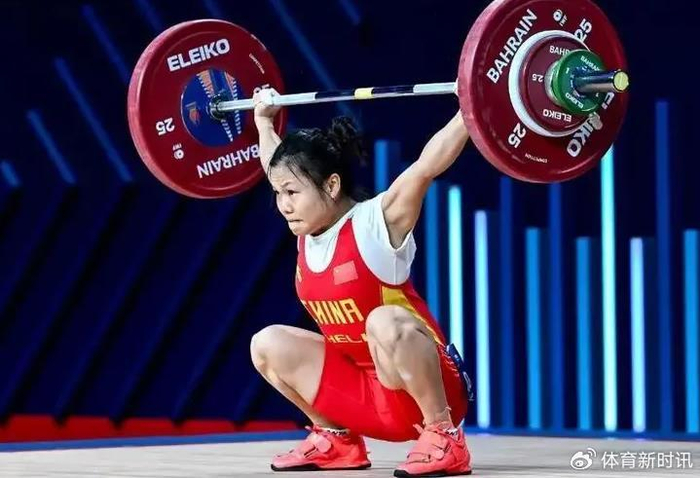 世界举重锦标赛女子45公斤级比赛,赵金红发挥出色,夺得三项冠军|挺举|金牌|中国举重队|世界纪录|重量_新浪体育_新浪新闻