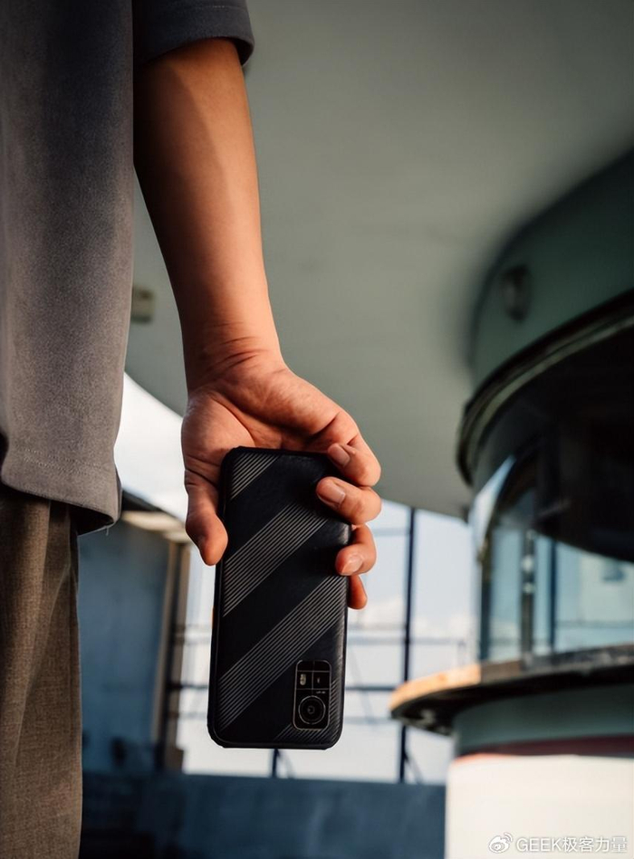 不止坚实,三防手机也能轻薄化,agm h6新品上市热潮震撼来袭|三防手机