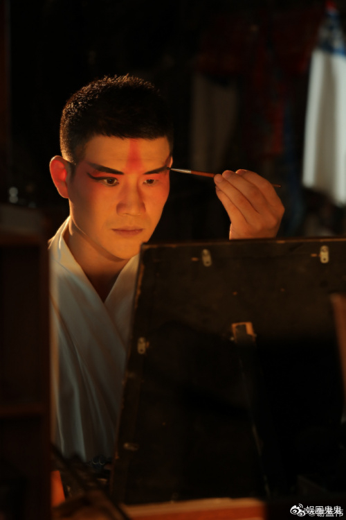 嘎子哥谢孟伟 京剧写真诠释硬汉魅力|谢孟伟|嘎子|京剧_新浪新闻