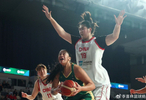 轰28+11+4！中国女篮19岁2米26新星进化：表现超2米01女版奥尼尔
