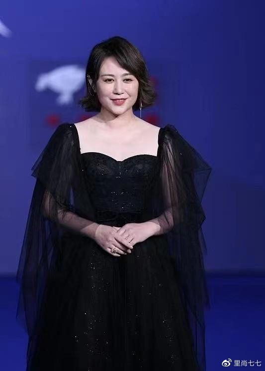 马丽不能再胖了，生图曝光真实体型，穿纱裙像杨贵妃富态过头|马丽|体型|造型_新浪新闻