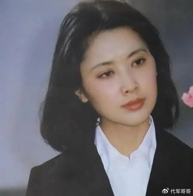 “女儿国国王”朱琳：与二婚老公丁克16年，如今71岁身材苗条风韵犹存|表演|舞蹈|导演|娱乐圈|西游记_新浪娱乐_新浪新闻