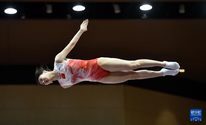 新华社记者 卢炳辉 摄5月11日,中国运动员杨谨亦在男子个人小组赛中.