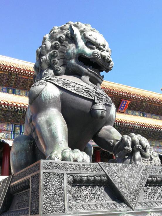 为什么中国人讲究“狮子守大门，老虎坐中堂”？