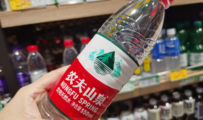 农夫山泉再陷"水质"之争|农夫山泉|水库|水源地_新浪新闻