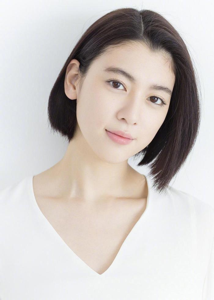 三吉彩花和竹内凉真图片