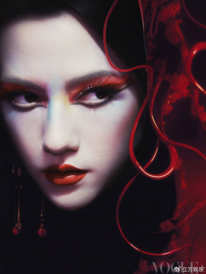 娜然再现妲己鬼魅又美艳狐狸妆容异域风十足