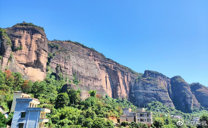 【杨明科(广西桂平)原创】组诗之一三一(特刊)