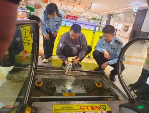 潍坊寿光市市场监管局 开展自动扶梯安全隐患排查整治