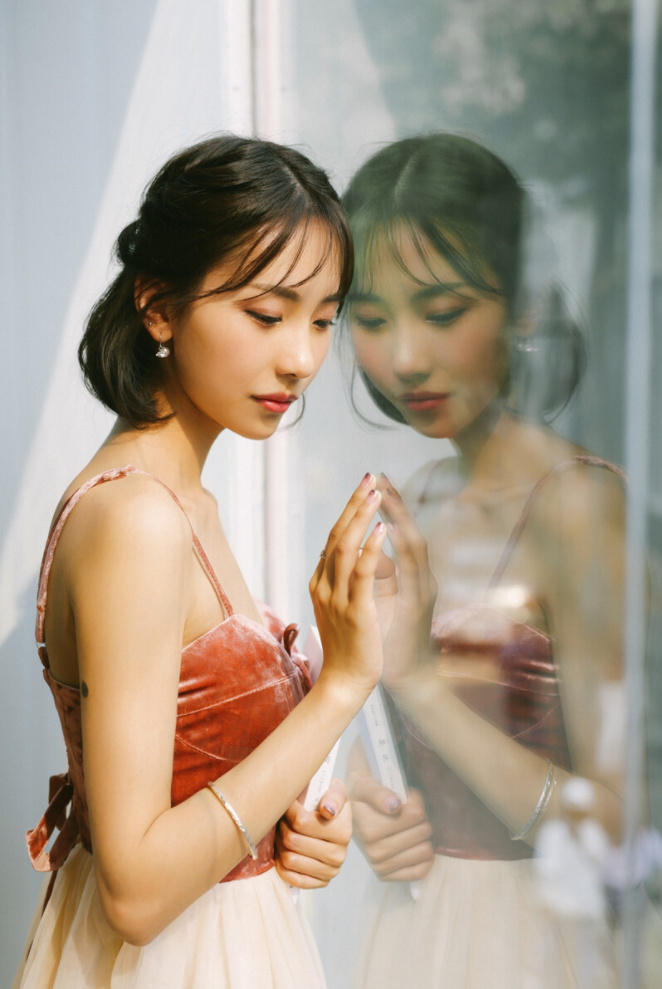 拍照新手可以借鉴人像拍照姿势12招拍照好看又抢镜