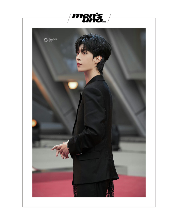 改变第一观感可以从发型入手,野性狼尾头是很多男孩