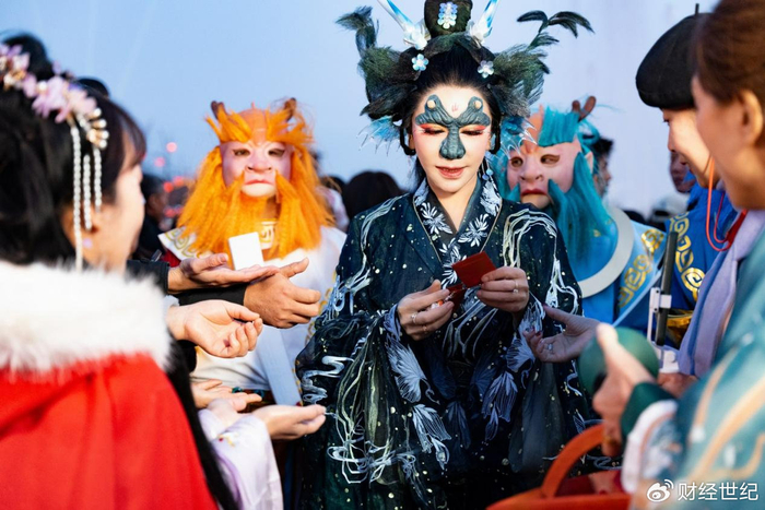 龚玥菲化身青龙女神龙抬头惊艳亮相西安大雁